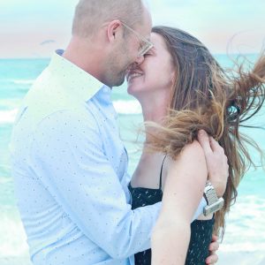 We offer engagement photography sessions in a beach or a park.