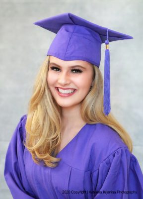 Graduation photographer offers graduation portraits and senior photo sessions in a beach, state parks or at home