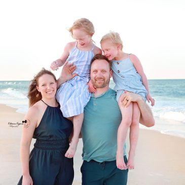 Family photography and children's portraits in a park or a beach in Florida.