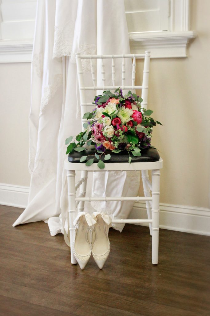 Wedding photography, beach wedding services and bridal portraits