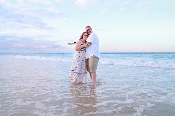Family photography and children's portraits in a park or a beach in Florida.